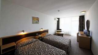 Отель Hotel Shipka Золотые Пески Двухместный номер с 1 кроватью или 2 отдельными кроватями и балконом (для 2 взрослых)-4